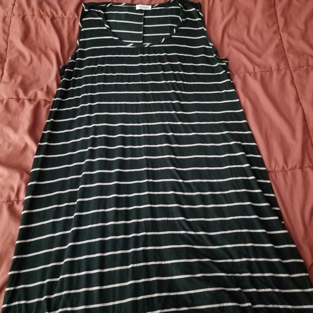 Tan and Black Sleeveless Maxi Dress